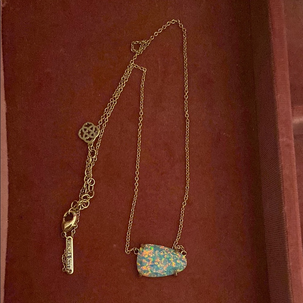 Kendra Scott Kyocera opal Isla pendant necklace